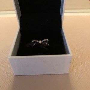 Pandora silver bow ring size 4.5